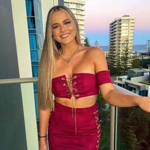 Meet your Posher, Deanna